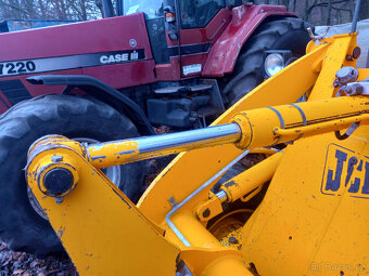 Kolový nakladač JCB 407 - 6