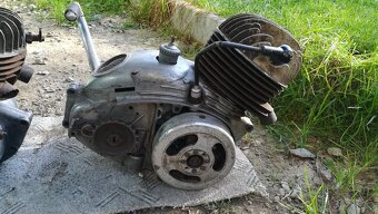 ČZ 125 T - 6