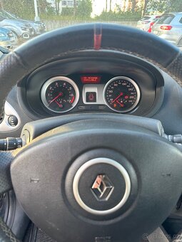 Renault Clio III 1,6L - 6