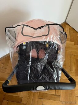 Autosedačka s integrovaným podvozkem DOONA plus - 6