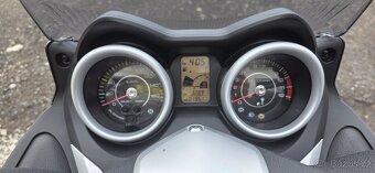 Yamaha x-max 125 r.v. 2013 - 6
