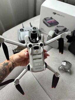 Dron DJI Mini 4 Pro Fly More Combo (DJI RC 2) - 6