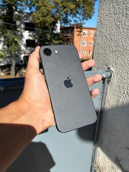 IPhone 16e - 6