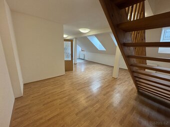 Prostor k bydlení (4B) v centru Jablonce nad Nisou - 6