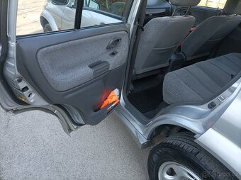 Suzuki Grand Vitara 2.0 td4x4 - 6