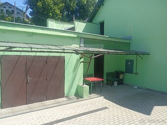 Dům se nachází v centru malebné obce Česká Metuje. - 6