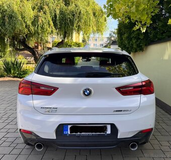BMW X2 xDrive20d - model M sport - pohon 4x4- bílá - 6