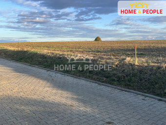 Prodej stavebního pozemku 1200 m2 - 6