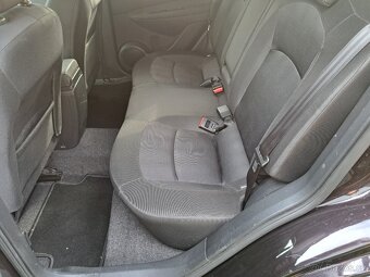 Nissan qashqai 2.0i 104kw 4x4 - 6