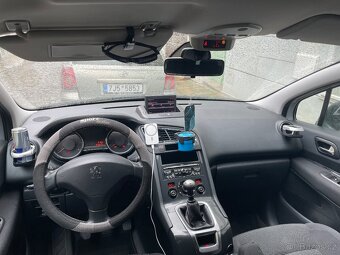 Peugeot 5008 2011 - 6