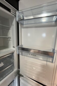 Vestavná lednice Bosch s 0°C zónou - zánovní - 6