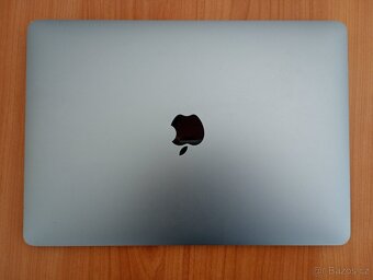 Macbook Air 13 palců M1 chip 8 GB RAM 256 SSD 200 cyklů - 6