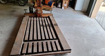 Nemecky nůžkový 2T hydraulicky zvedák DDR - 6