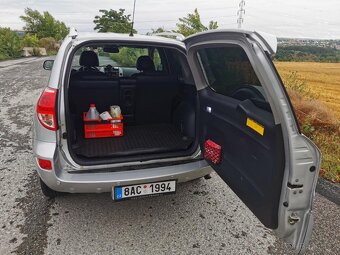 Prodám Toyota Rav 4 mk3 2.0 112KW automat - 6