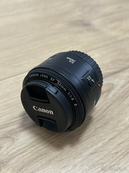 Canon EOS 650D + EF-S 18-55mm IS II a EF 50mm f/1.8 II - 6
