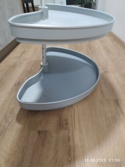 Otočné police do kuchyňské linky - 6