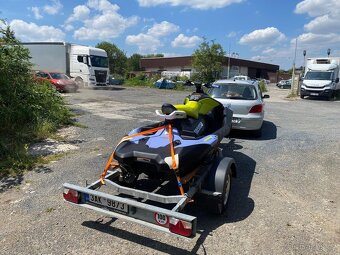 2024 Sea Doo SPARK TRIXX 3-up iBR 90hp modro-žlutý - 6