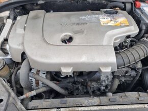 Volvo V70III AWD D5 136kw Náhradní díly - 6