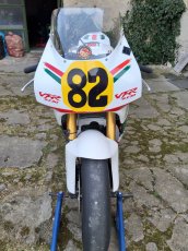 Závodní silniční motocykl Honda Vfr 400 NC30 - 6