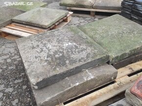 Staré kamenné stříšky, pískovcové hlavice, 5 ks - 6