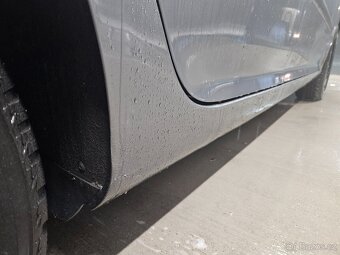 VOLKSWAGEN GOLF V 1.6MPi -75KW - 6