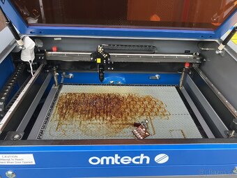 CO2 laser, laserová gravírka OMTech 60W 600x400mm - 6
