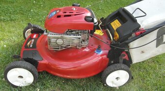 Benzínová sekačka s pojezdem TORO motorem Briggs & Stratton - 6