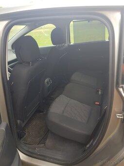 Peugeot 3008 1,6 HDI - 6