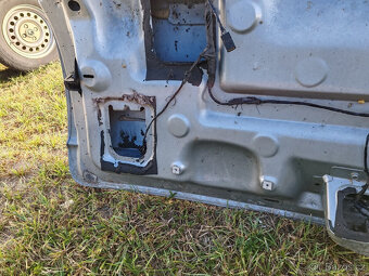 Chrysler Voyager zadní páté dveře, vrata... - 6