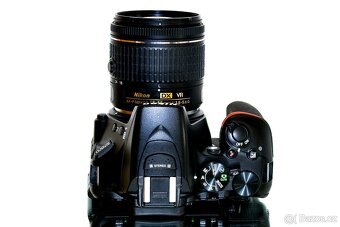 Nikon D5600 8 tis exp +18-55mm + 8GB TOP STAV - 6