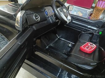 Elektrické autíčko pro děti Toyota Tundra - 6