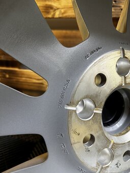 VW T7 - letní orig. ALU sada 5x120 R17 - 6