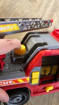 Hasičské auto se zvukovými a světelnými efekty Dickie - 6