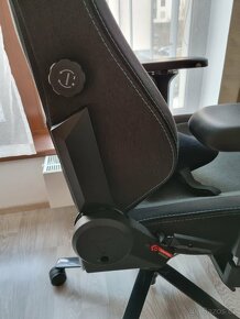 Kancelářská / herní židle Secretlab TITAN - 6