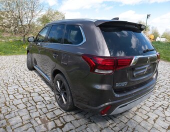 Mitsubiuschi Outlander Plkug in Hybrid - 6