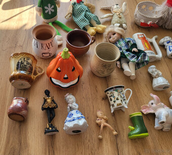 Velký set dekorací, sošky, figuríny, keramika, na parapet - 6