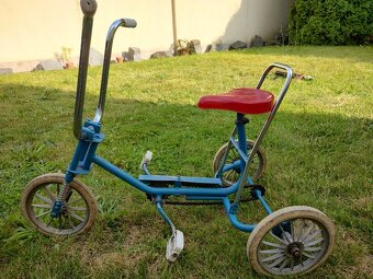 Dětská retro tříkolka v pěkném funkčním stavu. - 6