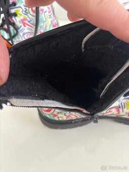 Prodam kotníkové boty - délka stélky 22 cm - 6