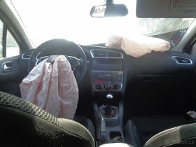 Citroen c4 1,6hdi 68kw, Rozprodám na náhradní díly - 6