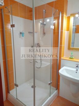 Prodej apartmánu s lodžií v oblíbeném hotelovém komplexu – F - 6