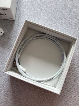 Apple AirPods - 6