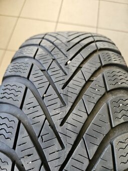 Prodám ORIGINÁLNÍ disky 15" na Fabii III + Pneu Pirelli - 6
