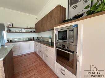 Rodinný dům 6+kk se zahradou, garáží a sklepem v Lužicích u - 6