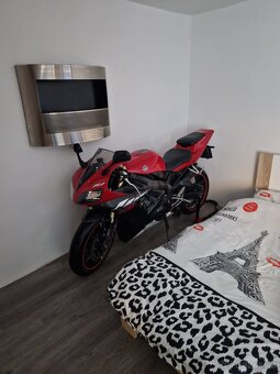 Yamaha r1 - 6