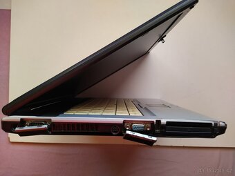Fujitsu Siemens LifeBook E8310 - 6