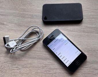 ikonický Apple iPhone 4 32gb v černé barvě, krásný stav. - 6