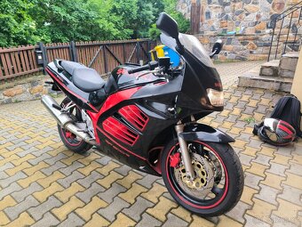 Suzuki RF 600 R - 6