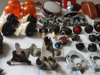 Směs náhradní přepínačů, světel a dílů na veterány ŠKODA - 6