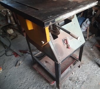 Prodám motor 5.5kw,pilu starší hoblovkou,vozíky - 6