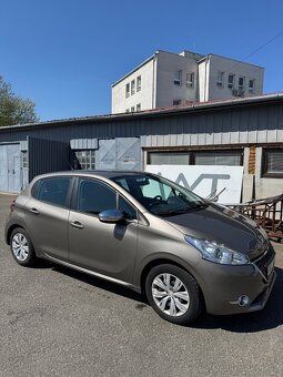 Peugeot 208 - 6